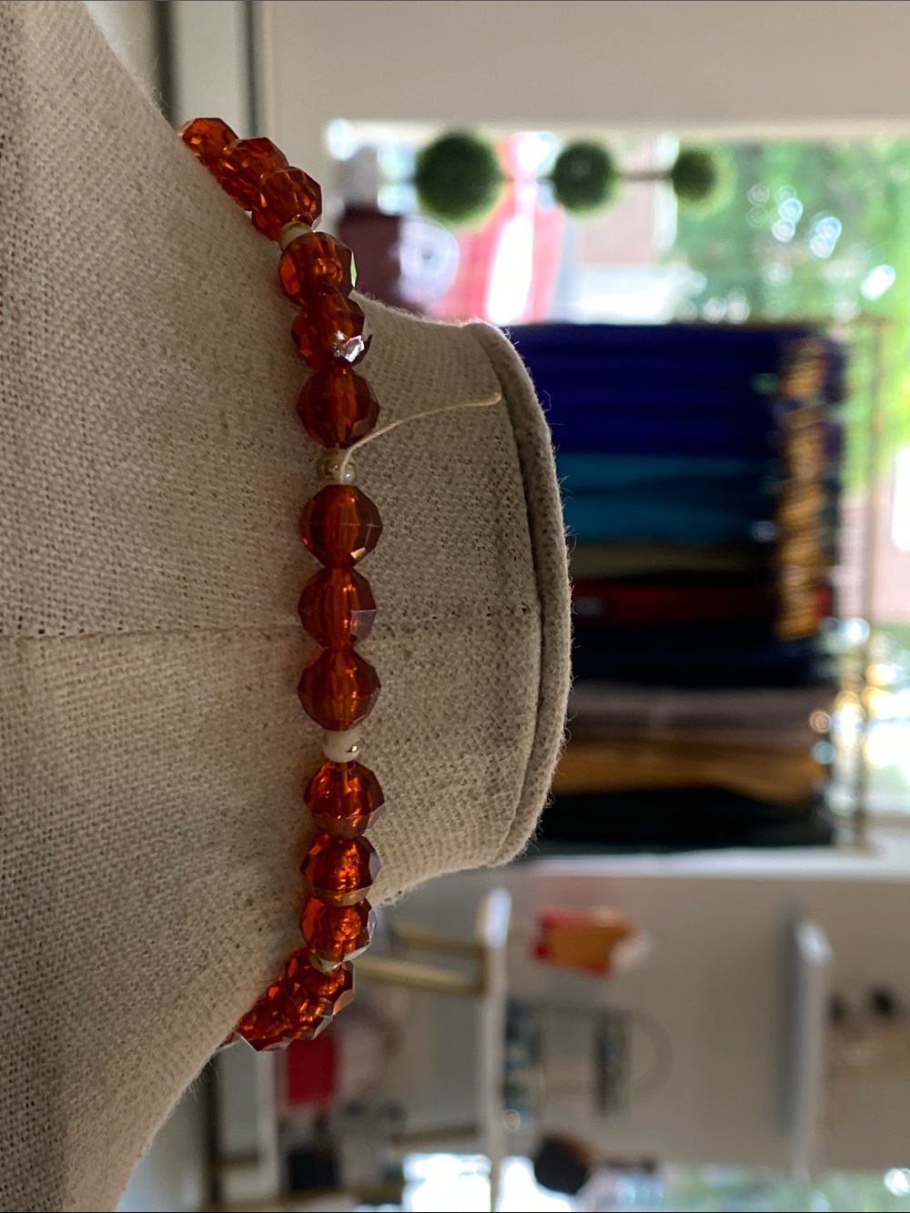 Red beaded necklace - Picture 3 of 3